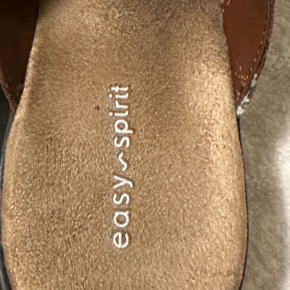 Easy Spirit clogs. Brown leather. Great condition. - Picture 4 of 4